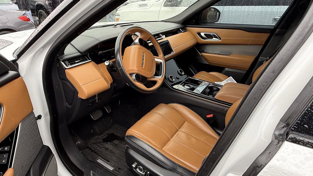 Used 2019 Land Rover Range Rover Velar R-Dynamic SE AWD/4WD image 3