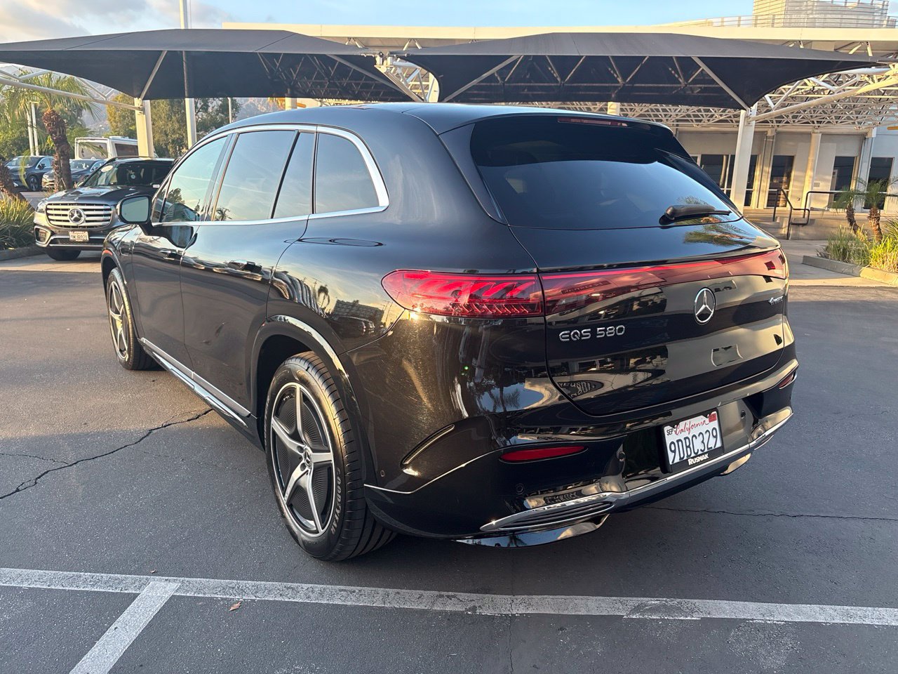 Used 2023 Mercedes-Benz EQS 580 4MATIC SUV image 5
