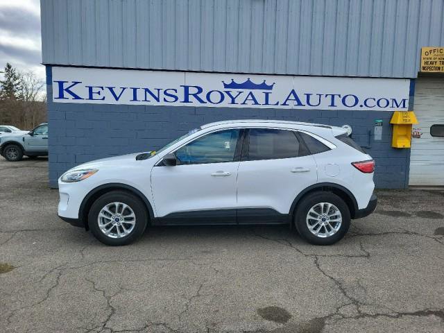 Used 2022 Ford Escape SE w/ Cold Weather Package image 1