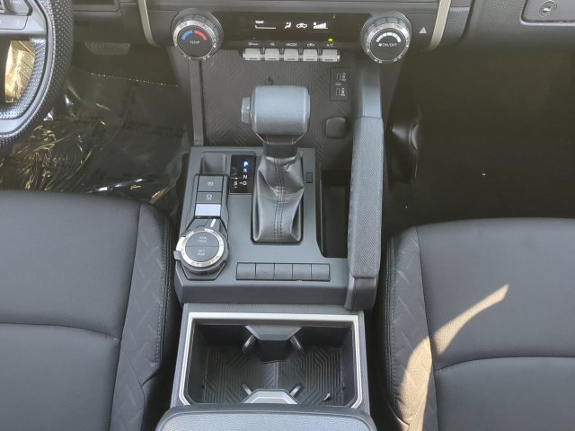 Certified 2025 Toyota Tacoma SR5 AWD/4WD image 20