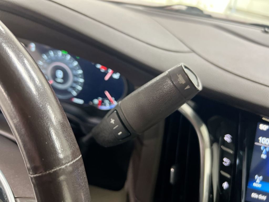 Used 2016 Cadillac Escalade Luxury image 18