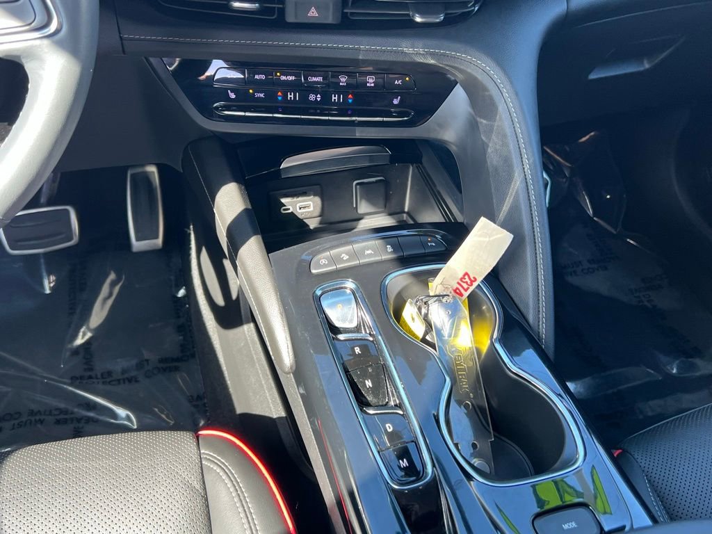 Used 2022 Buick Envision Essence w/ Technology Package I AWD/4WD image 18