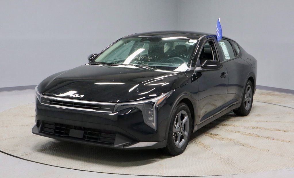 Used 2025 Kia K4 LXS image 6