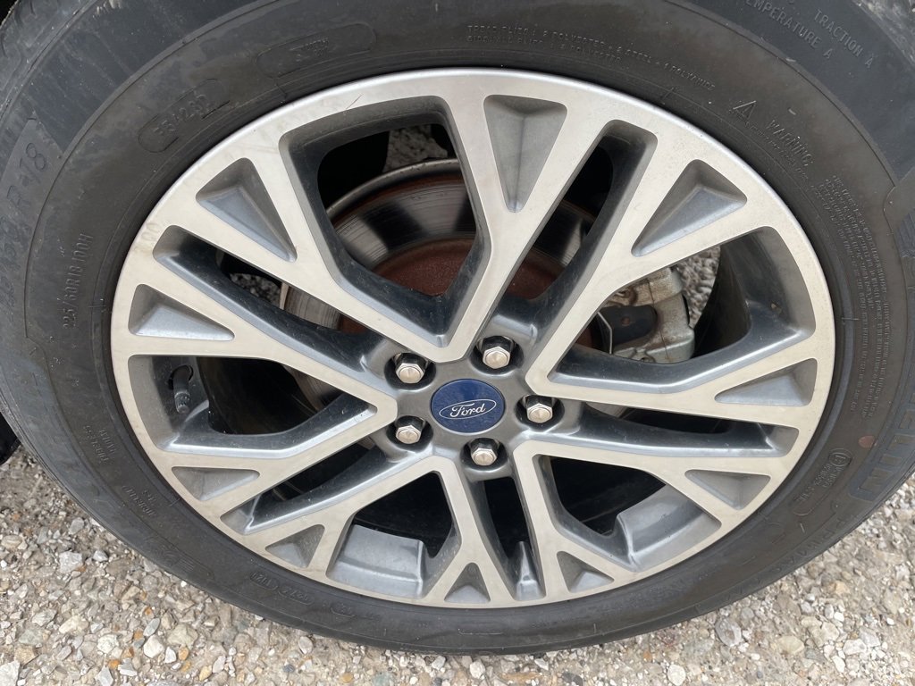 Used 2021 Ford Escape SEL image 9