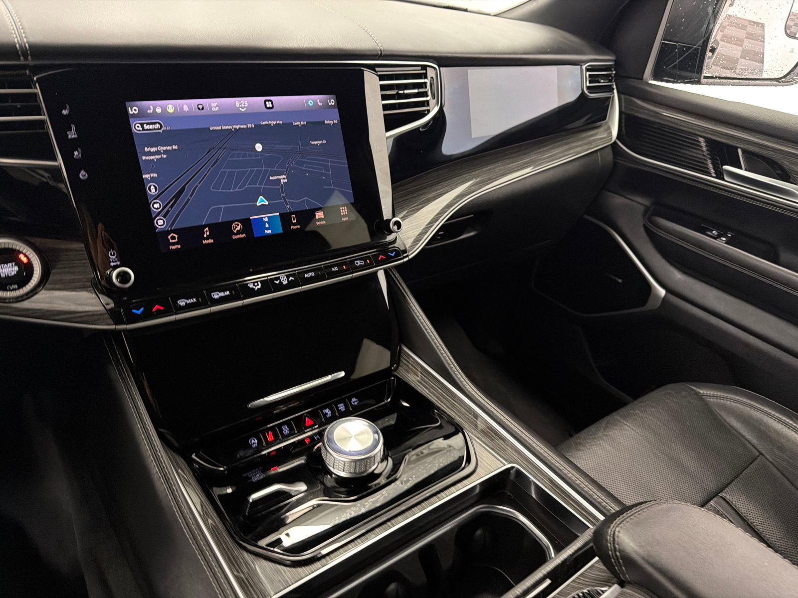 Used 2022 Jeep Wagoneer Series II image 25