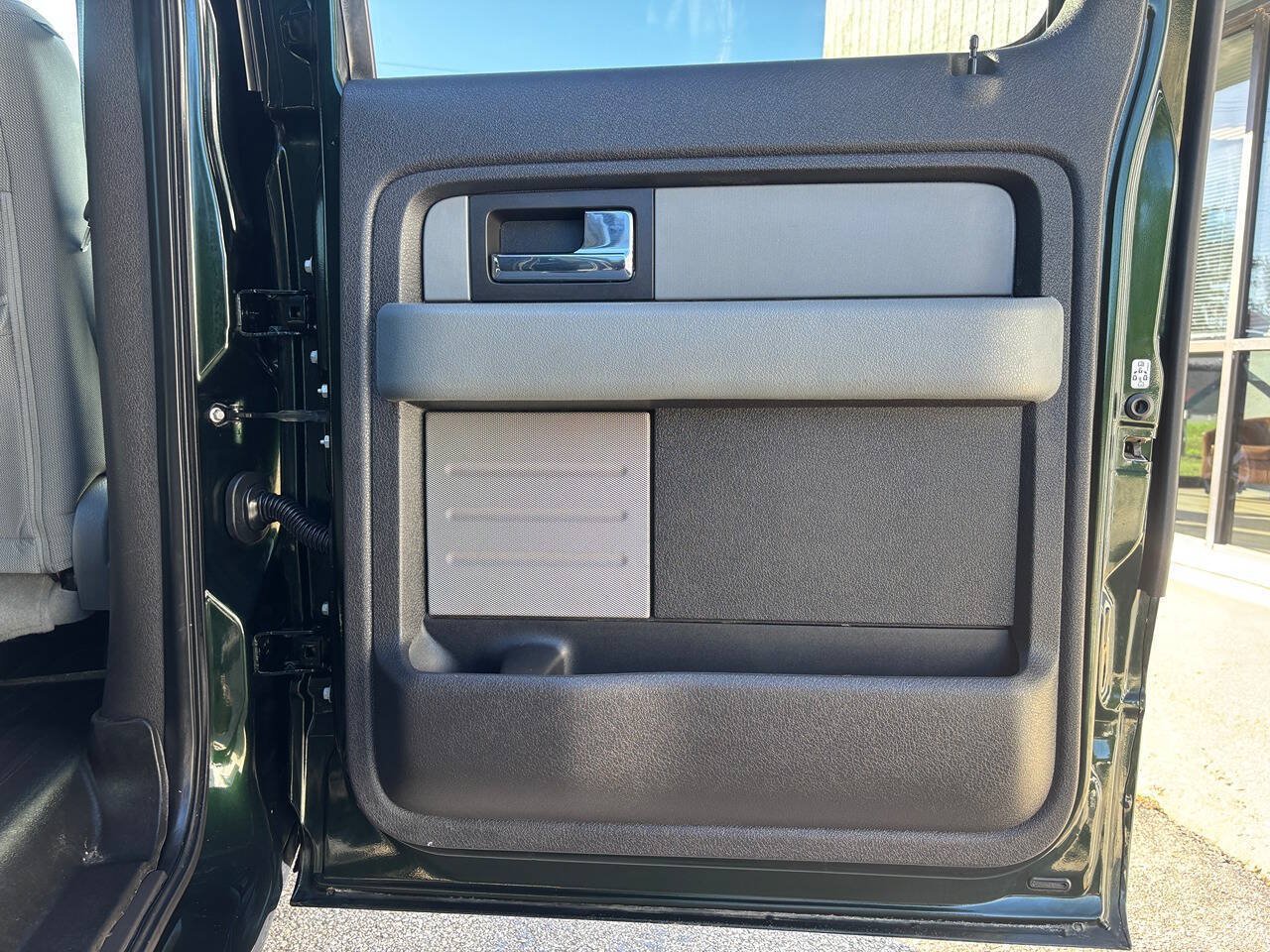 Used 2012 Ford F150 XLT w/ XLT Chrome Pkg AWD/4WD image 28