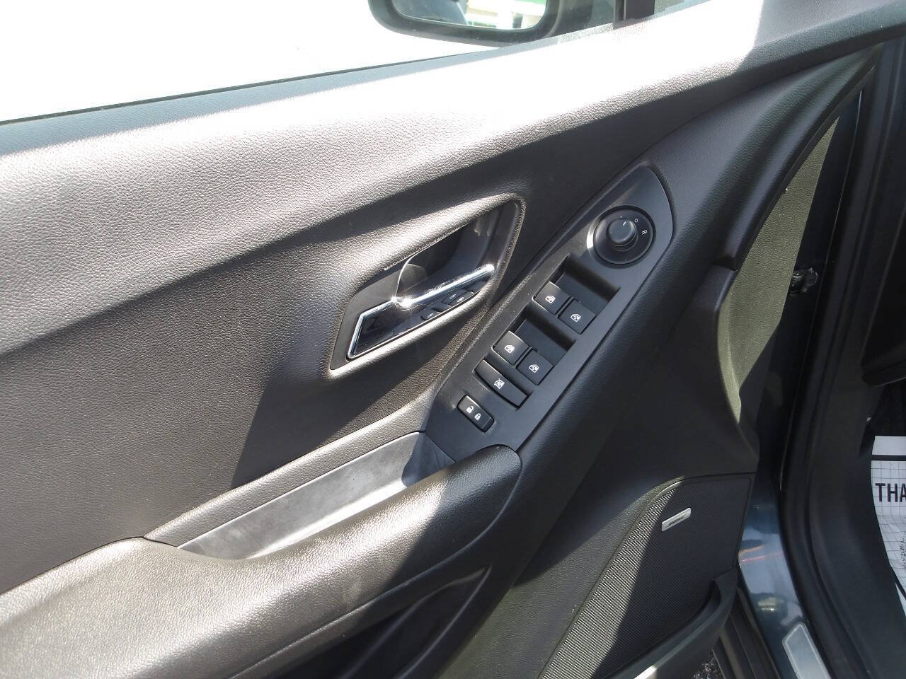 Used 2016 Chevrolet Trax LTZ w/ LPO, Cargo Package FWD image 10
