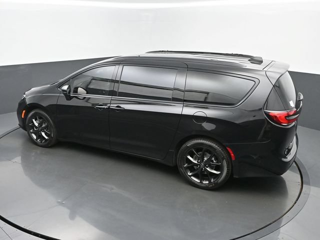 New 2025 Chrysler Pacifica Limited FWD image 40