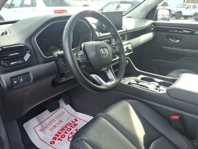 Used 2025 Honda Pilot Touring image 16
