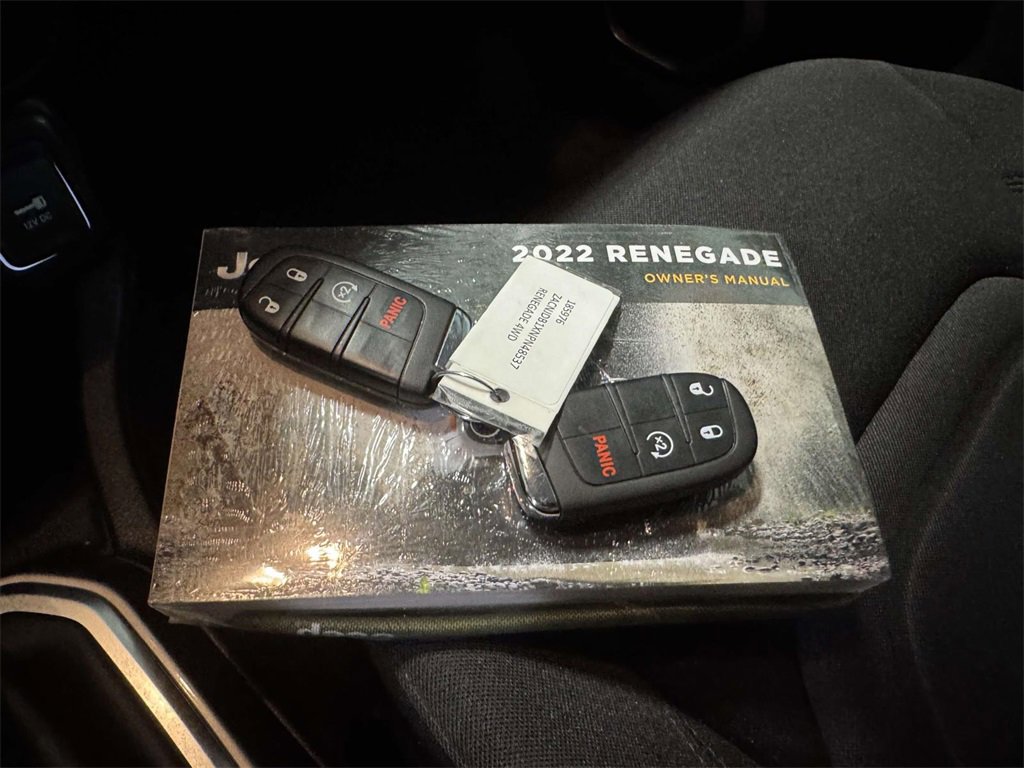 Used 2022 Jeep Renegade Latitude image 31