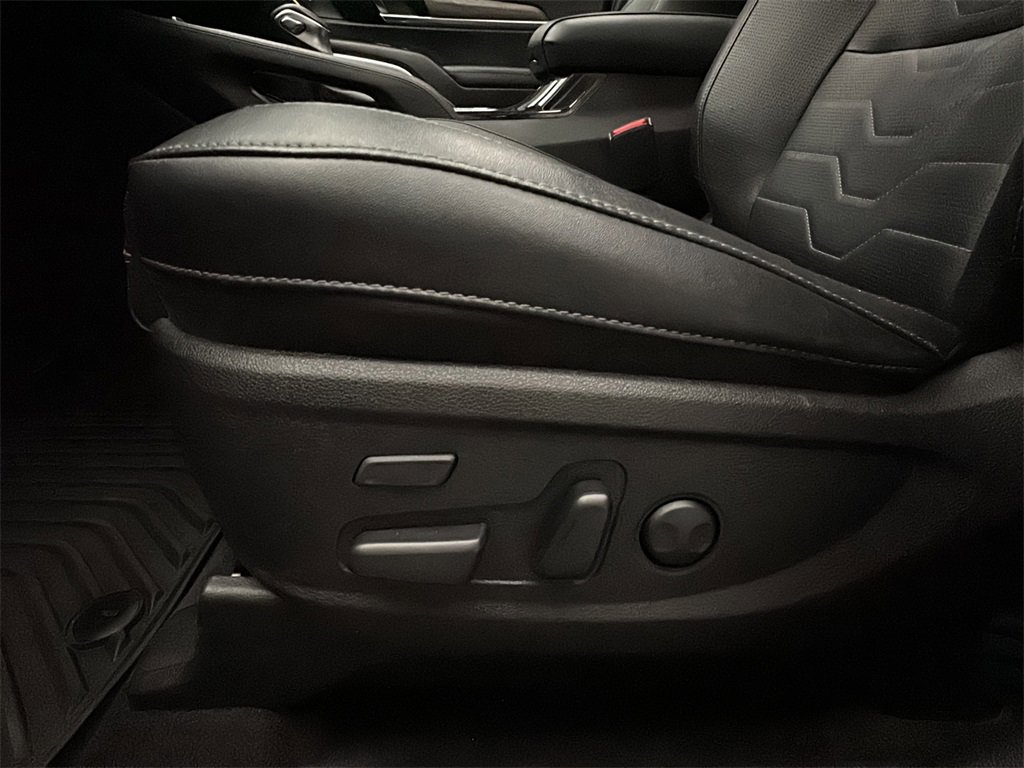 Used 2022 Kia Telluride SX w/ SX Prestige Package image 10