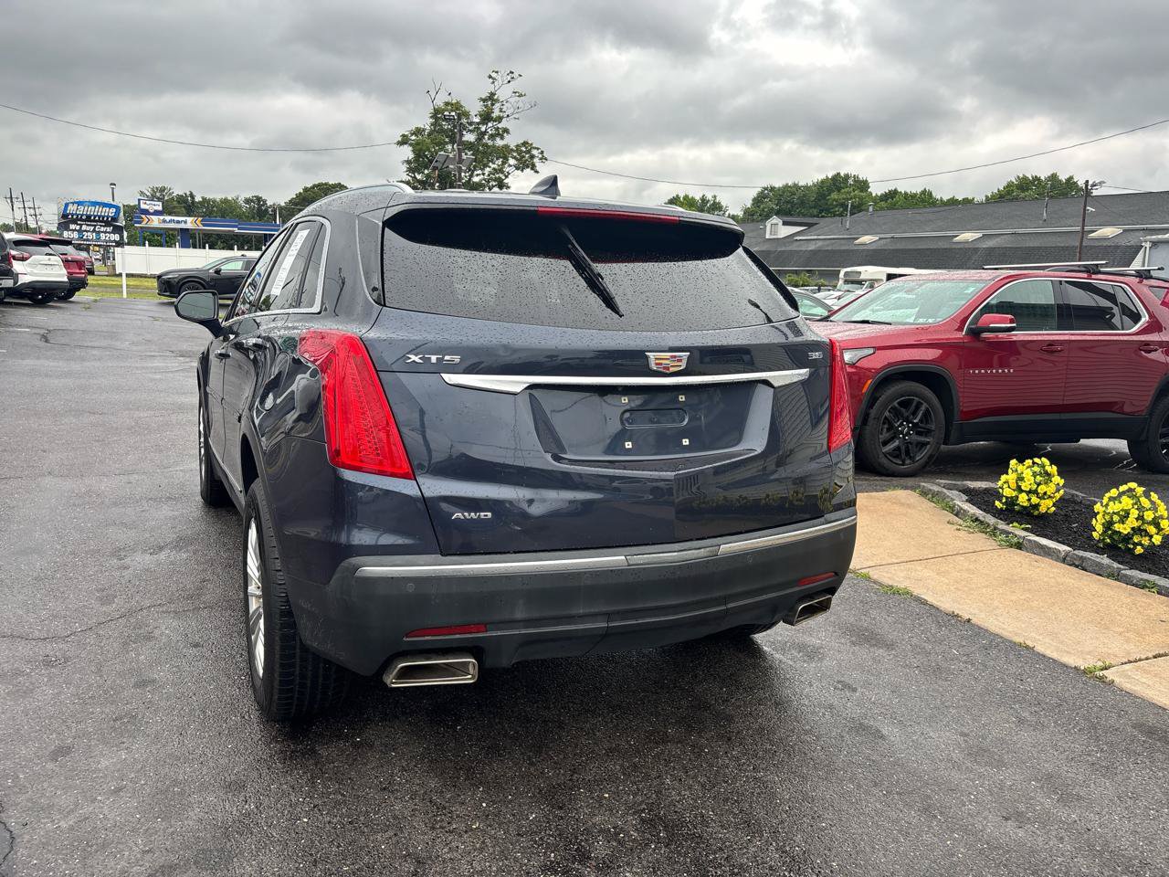 Used 2018 Cadillac XT5 AWD image 3