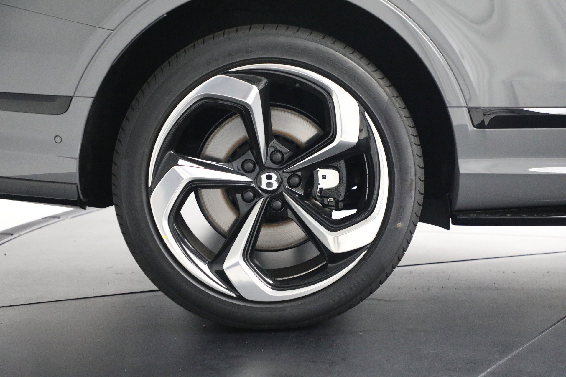 New 2024 Bentley Bentayga image 15