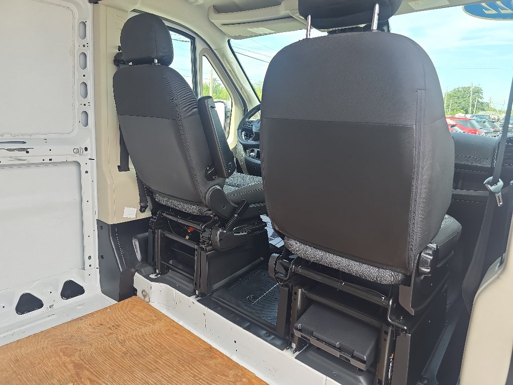 Used 2022 RAM ProMaster 2500 w/ Convenience Group FWD image 16