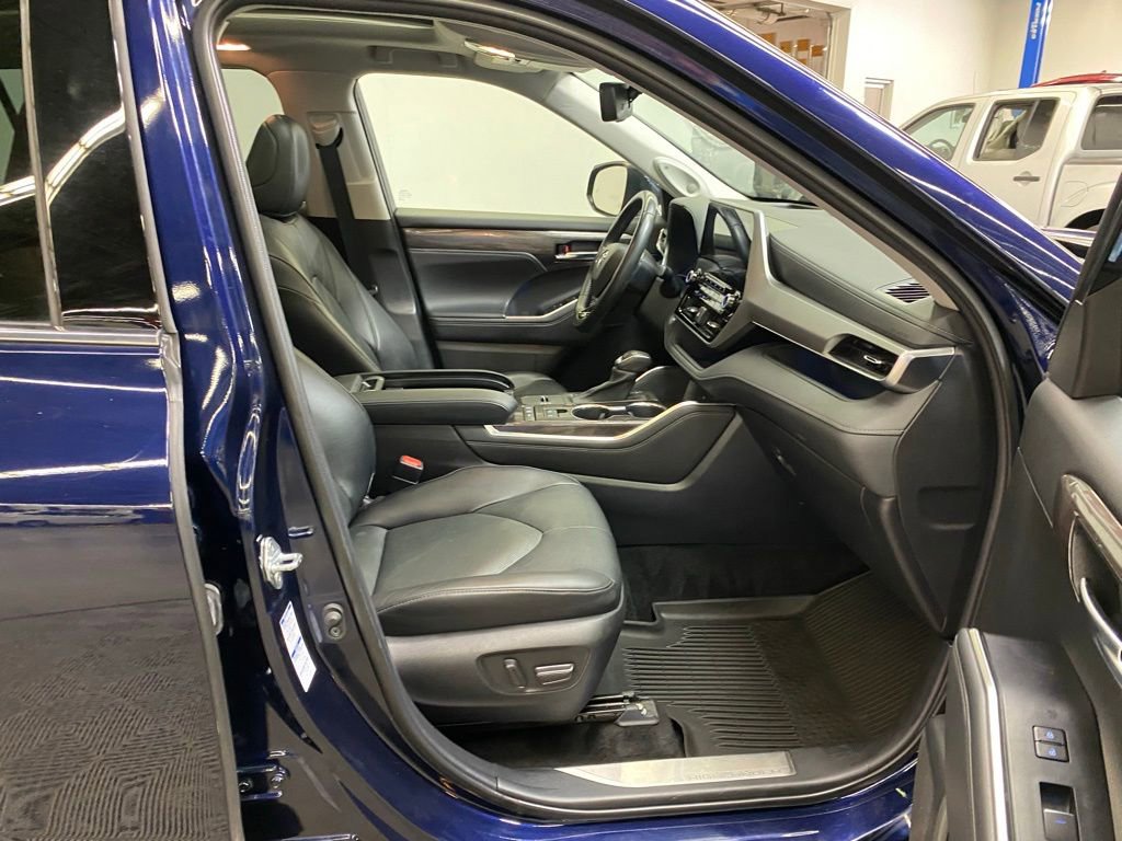 Used 2022 Toyota Highlander Platinum image 38