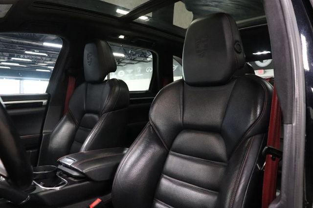 Used 2017 Porsche Cayenne Turbo AWD/4WD image 11