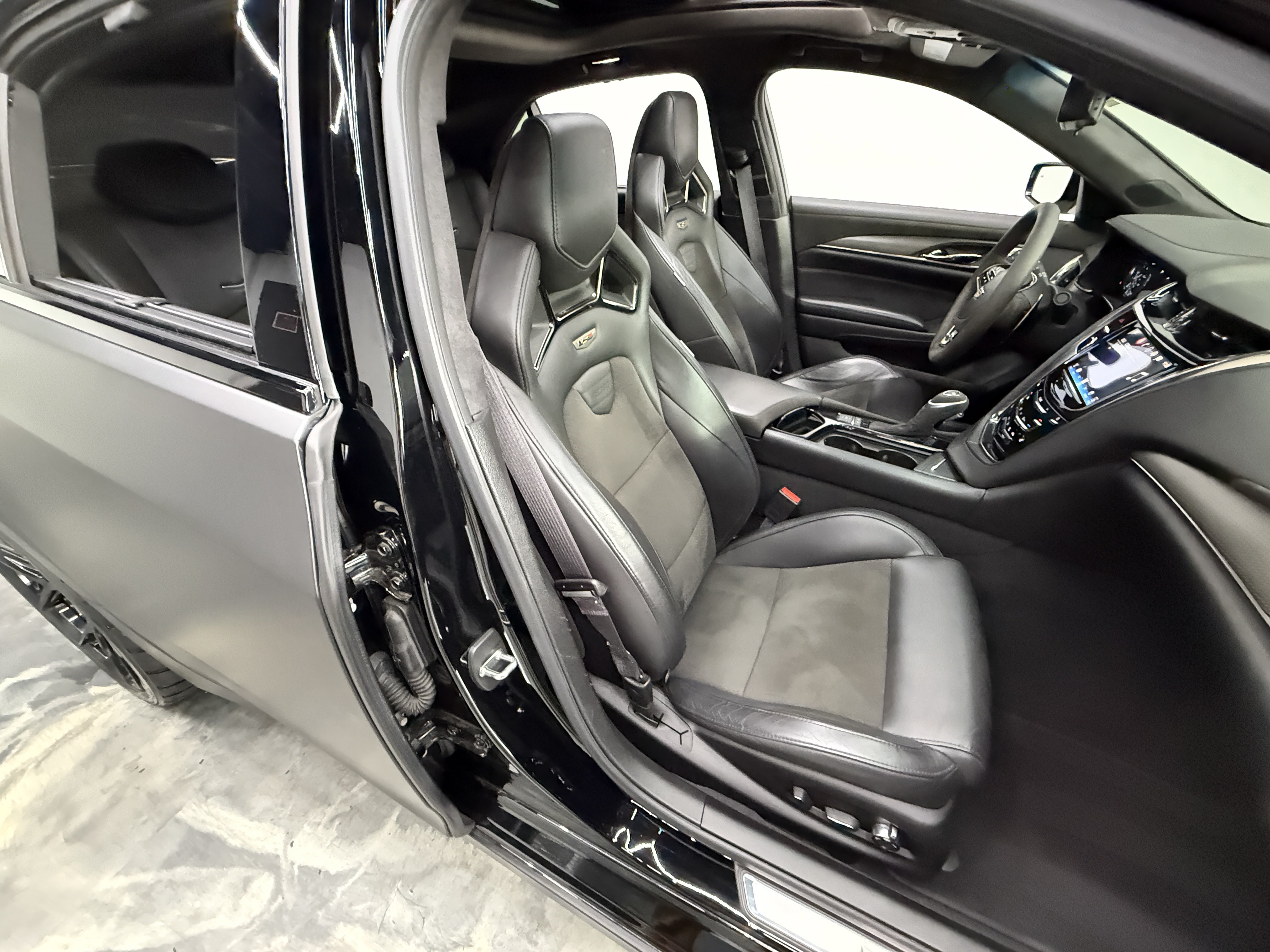 Used 2017 Cadillac CTS V w/ Carbon Fiber Package RWD image 25