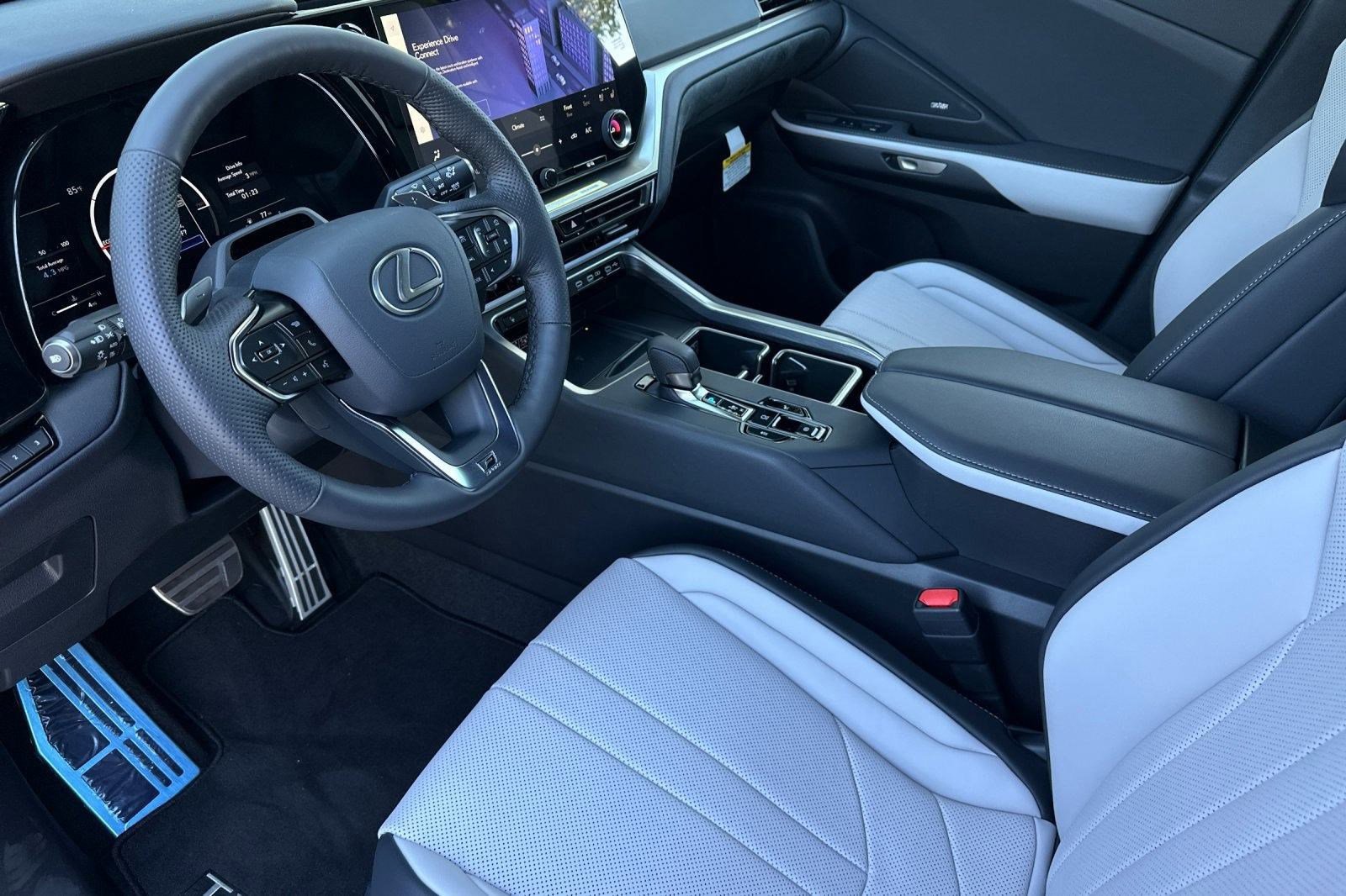 New 2026 Lexus TX 500h AWD image 4