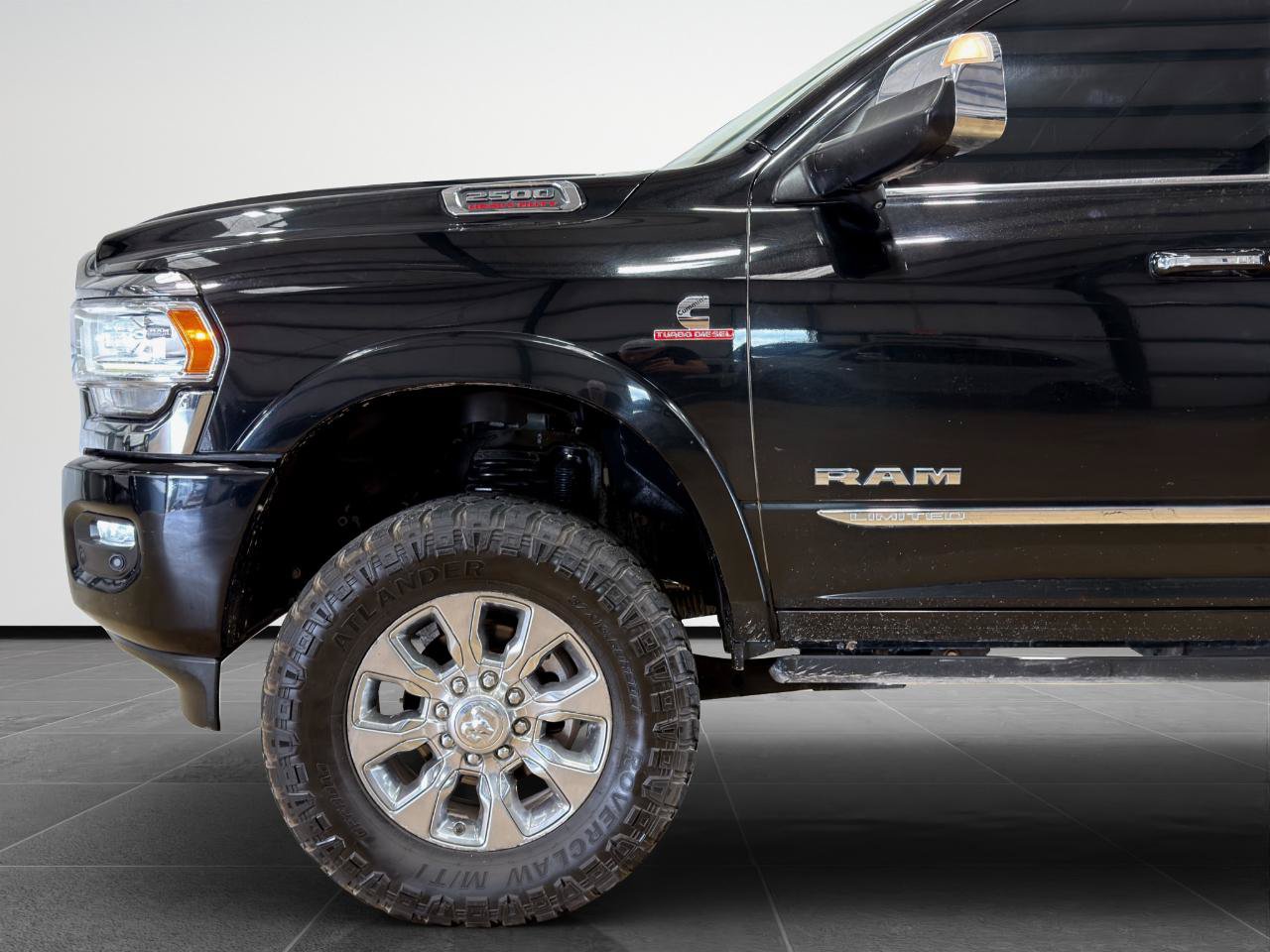 Used 2021 RAM 2500 Limited AWD/4WD image 3