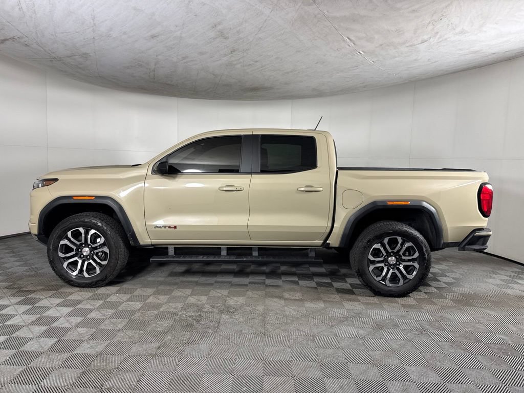 Certified 2023 GMC Canyon AT4 w/ AT4 Premium Package AWD/4WD image 9