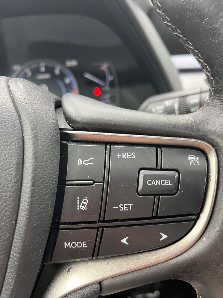 Used 2021 Lexus UX 200 w/ Premium Package image 27
