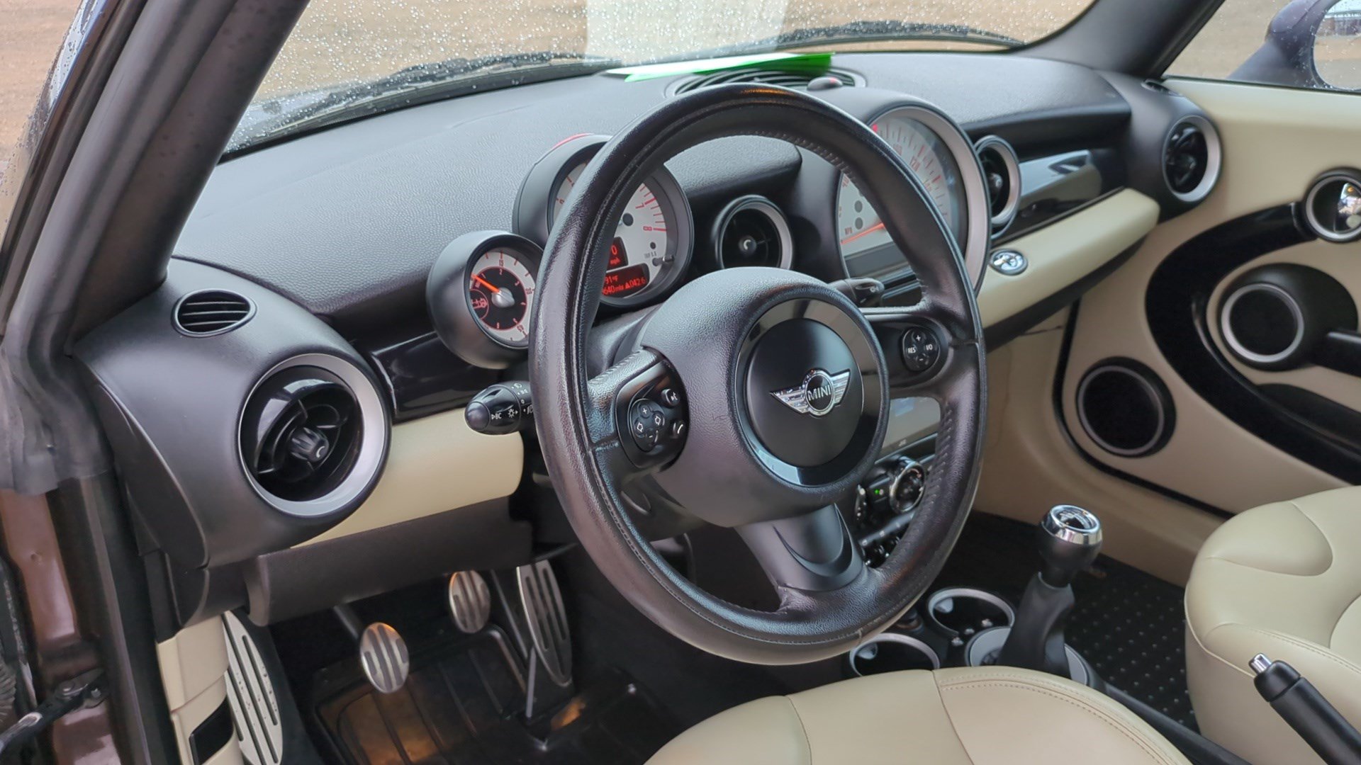 Used 2011 MINI Cooper S FWD image 13