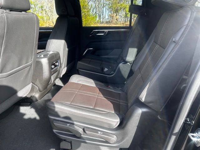 New 2026 Chevrolet Suburban High Country image 15