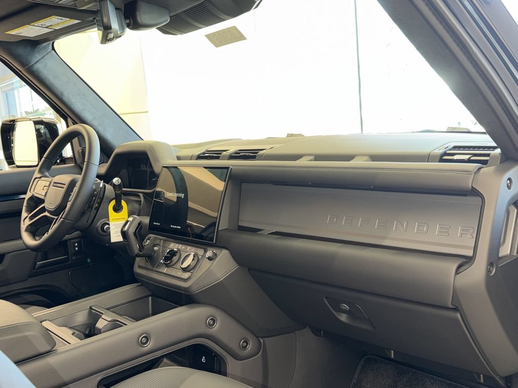 New 2026 Land Rover Defender 110 OCTA AWD/4WD image 17