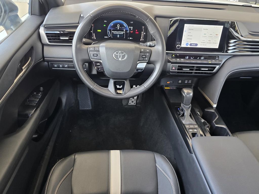 Used 2025 Toyota Camry SE FWD image 11