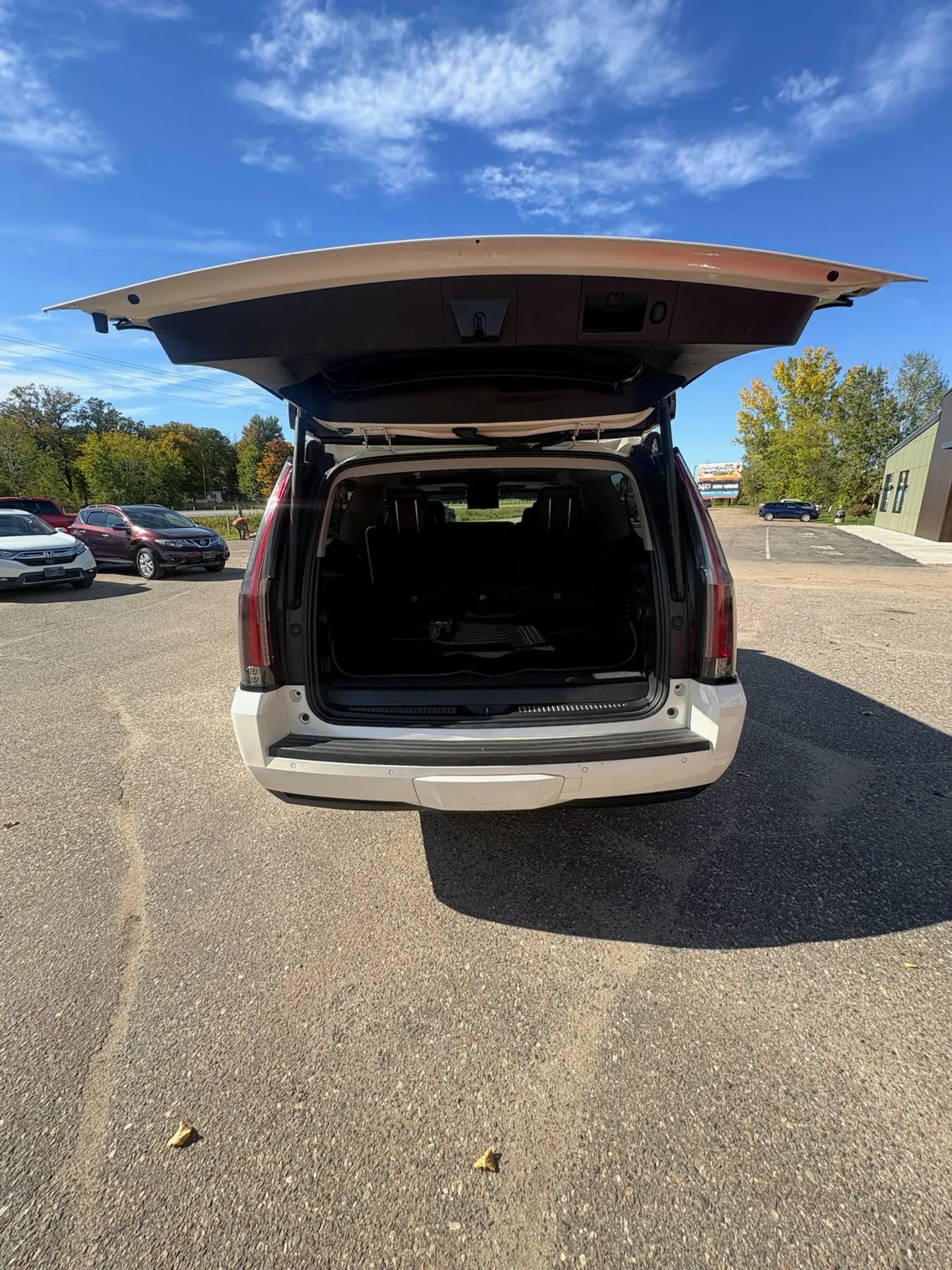 Used 2015 Cadillac Escalade ESV Luxury AWD/4WD image 45