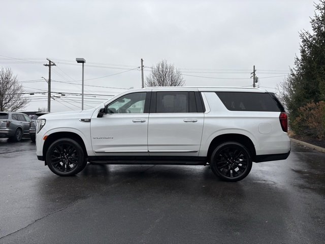 Used 2024 GMC Yukon XL SLT w/ SLT Premium Package image 2