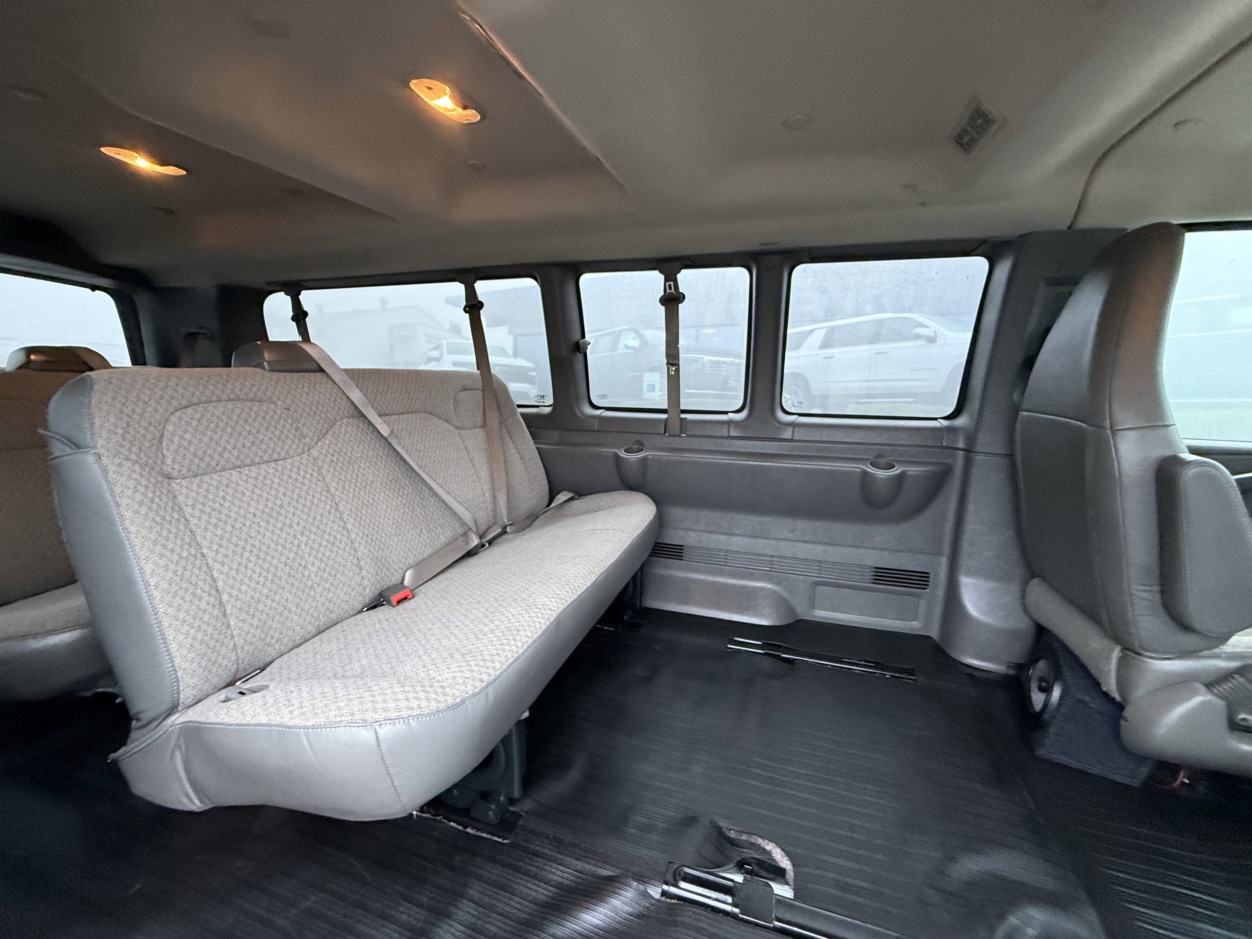 Used 2018 GMC Savana 3500 LT w/ LT Preferred Equipment Group image 12