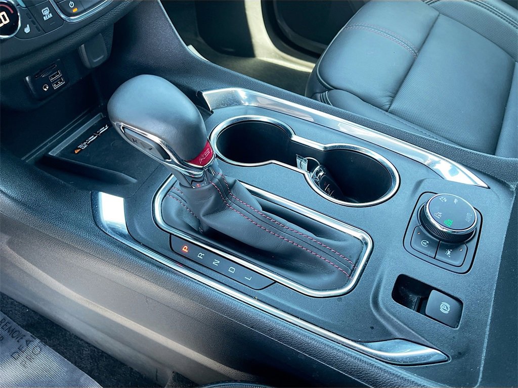 Used 2023 Chevrolet Traverse RS image 17