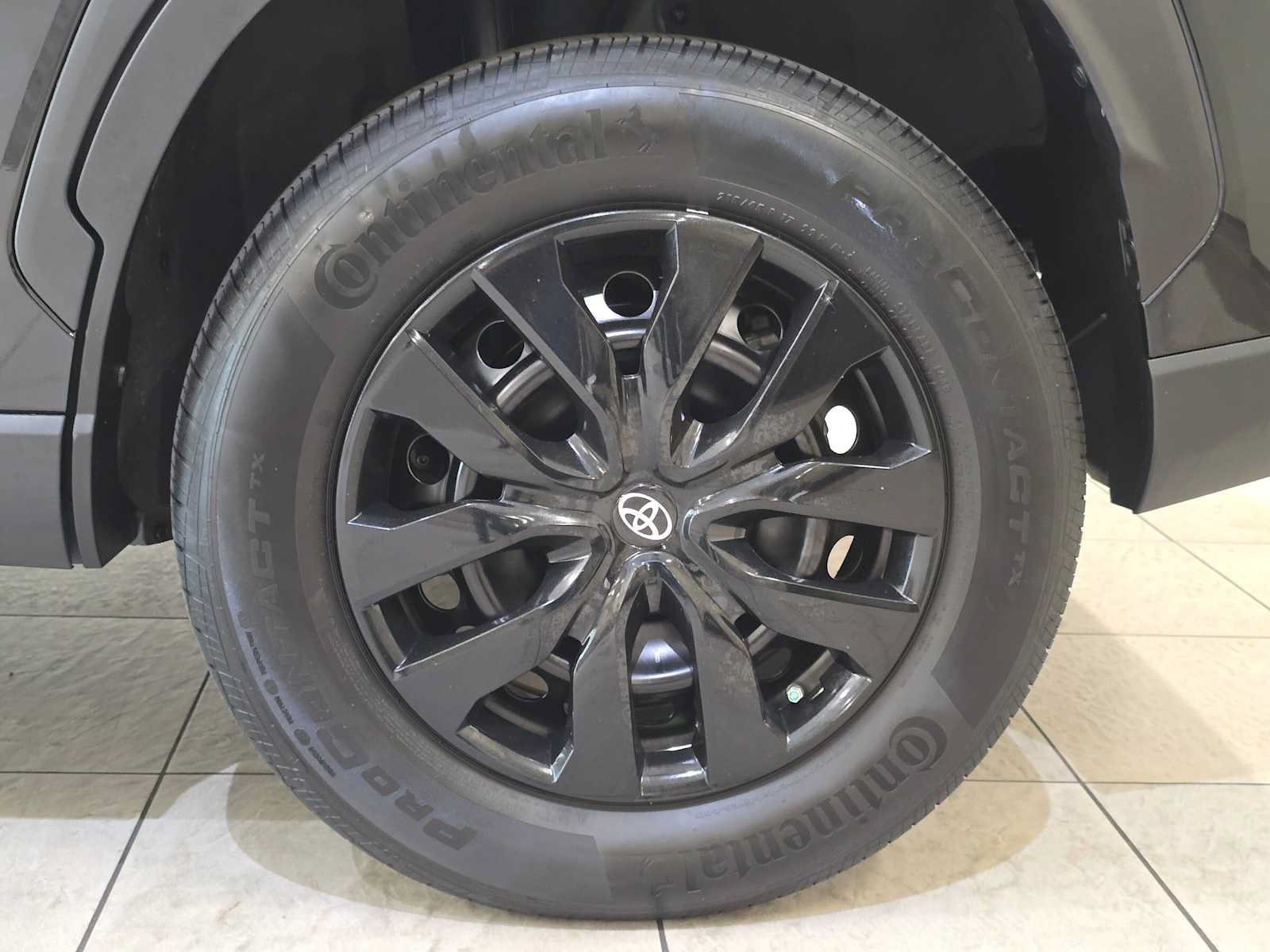 Certified 2025 Toyota Corolla Cross L AWD/4WD image 8