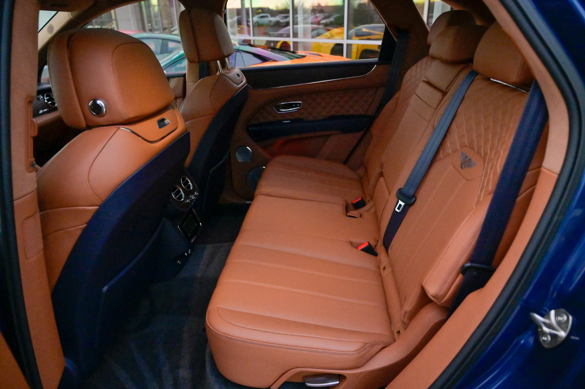 Used 2023 Bentley Bentayga image 37