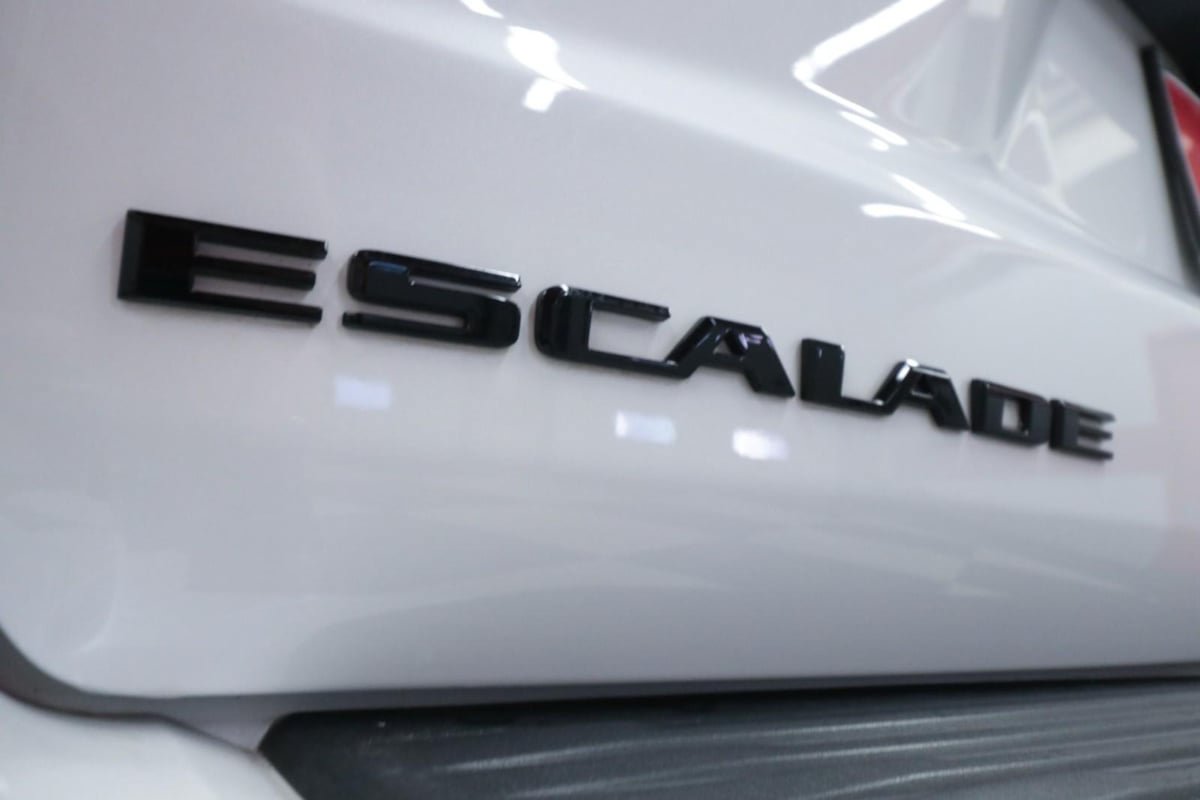 Used 2023 Cadillac Escalade Sport Platinum w/ LPO, ONYX Package AWD/4WD image 40