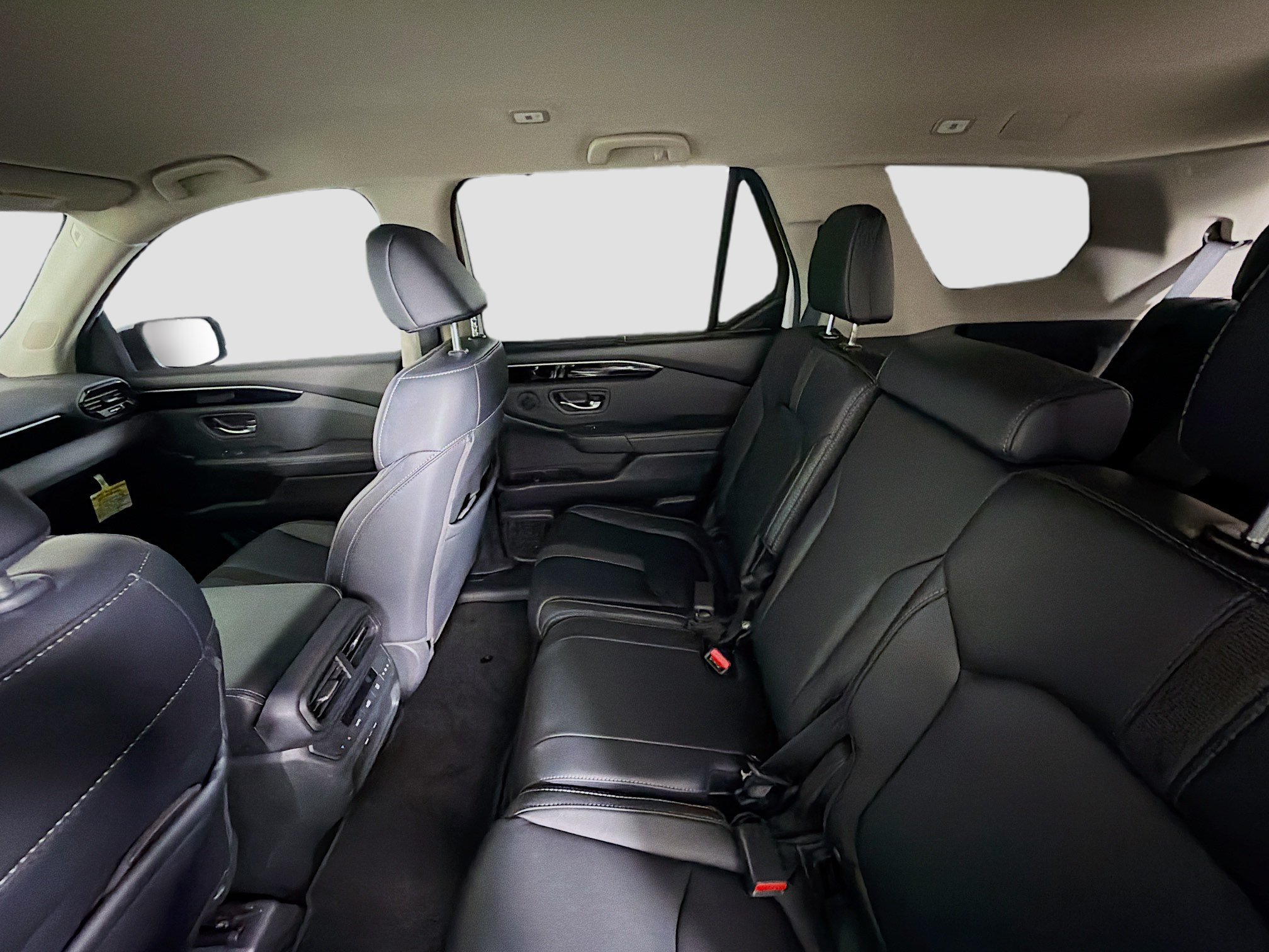 Used 2025 Honda Pilot EX-L image 27