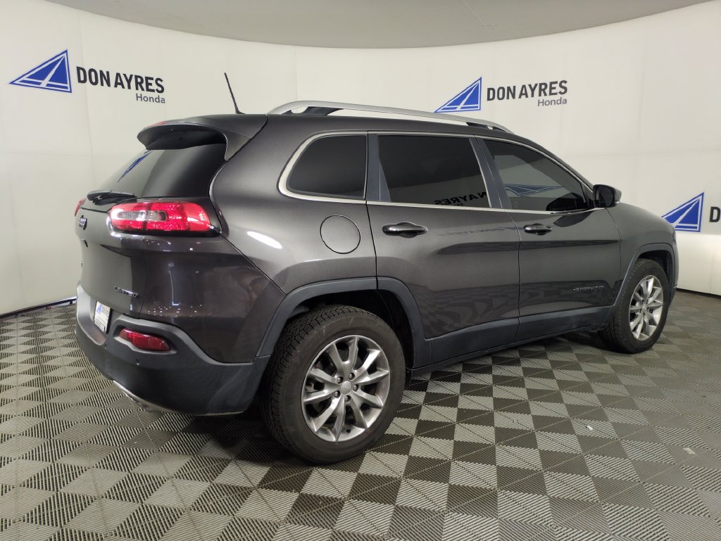 Used 2018 Jeep Cherokee Limited AWD/4WD image 7