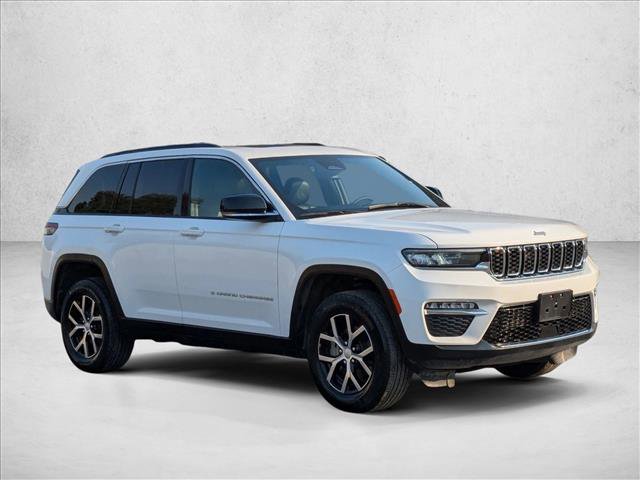 Used 2024 Jeep Grand Cherokee Limited image 3
