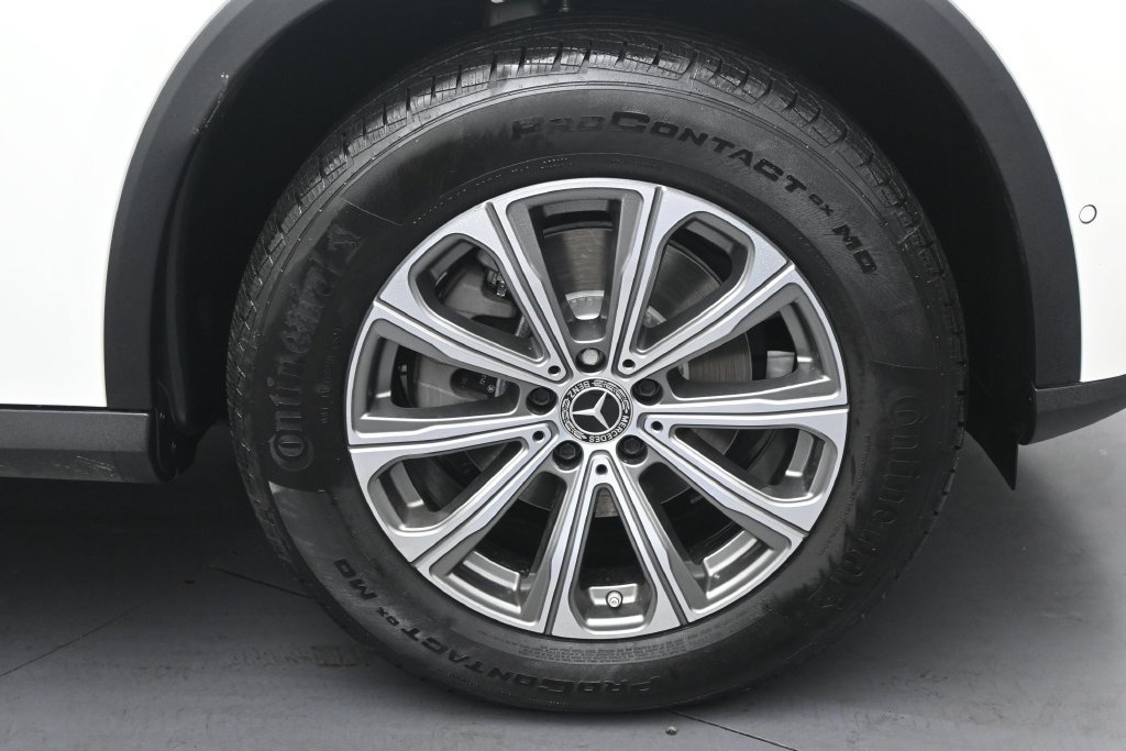 Used 2025 Mercedes-Benz GLC 300 4MATIC image 33