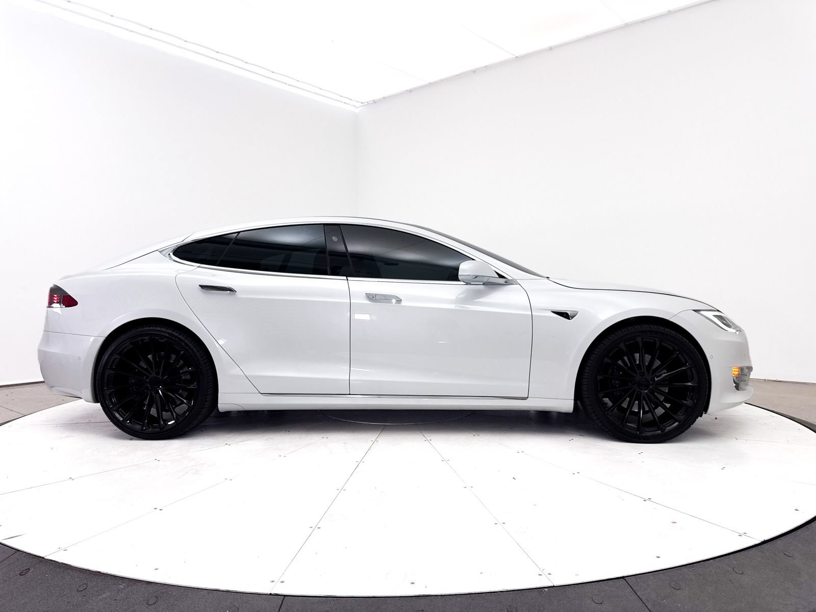 Used 2018 Tesla Model S 100D AWD/4WD image 42