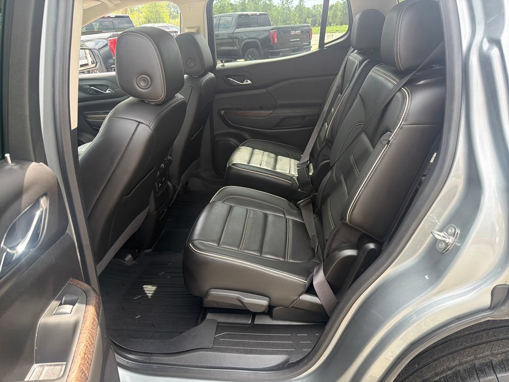 Used 2023 GMC Acadia Denali w/ Denali Ultimate Package FWD image 27