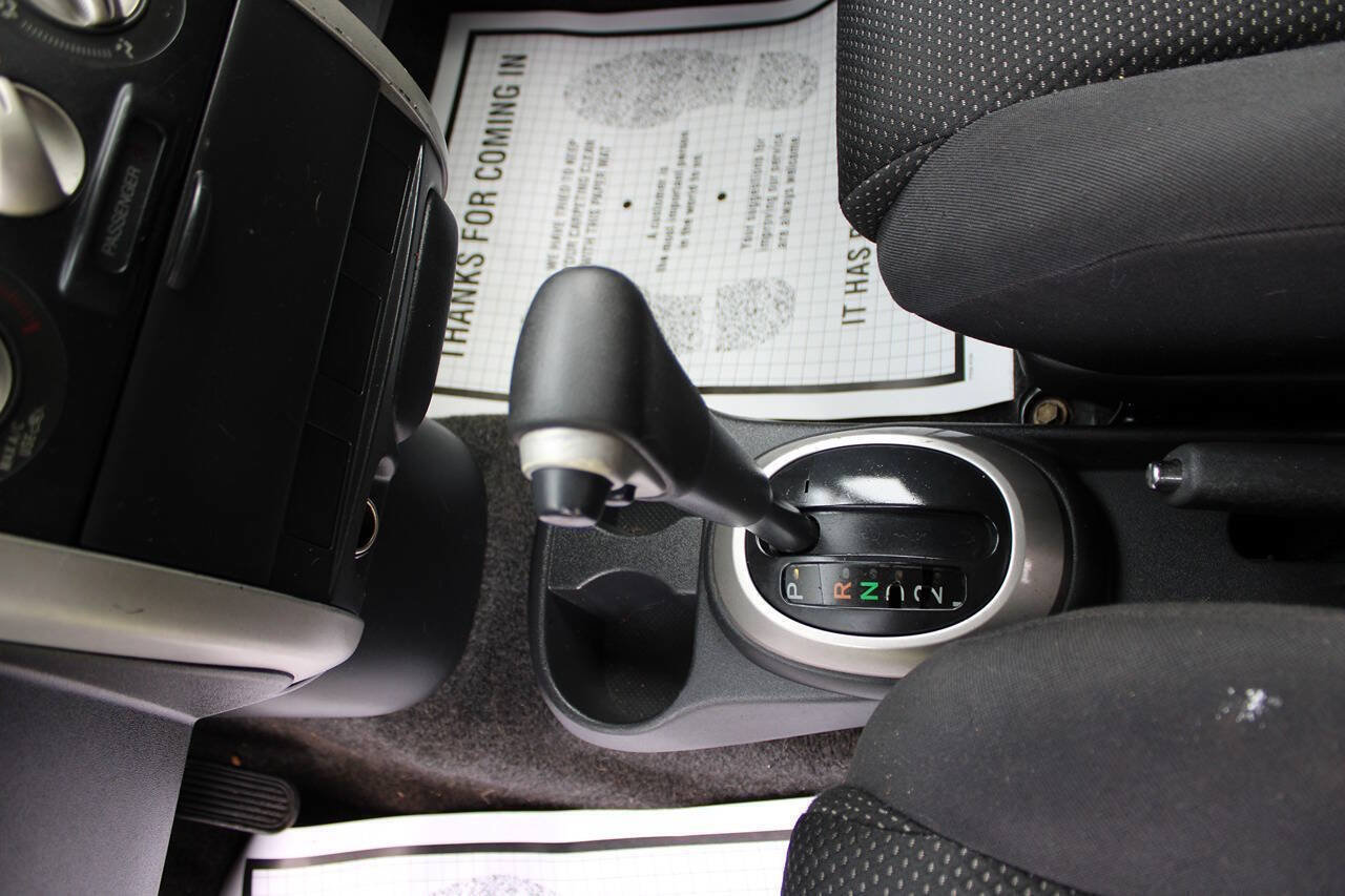 Used 2005 Scion xB FWD image 23