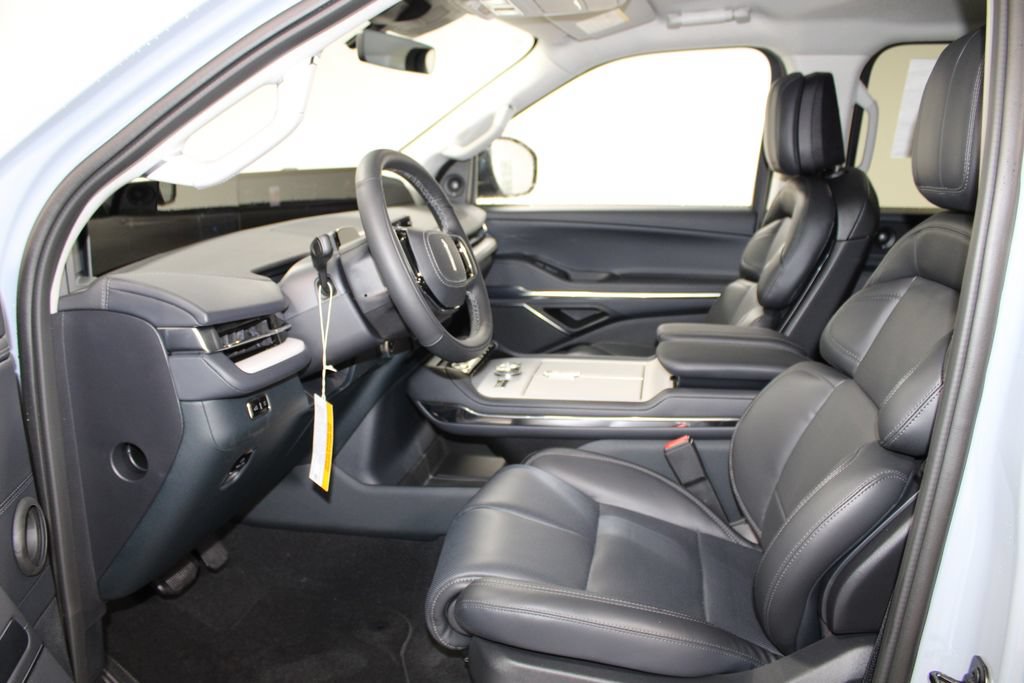 New 2027 Lincoln Navigator Premiere RWD image 23