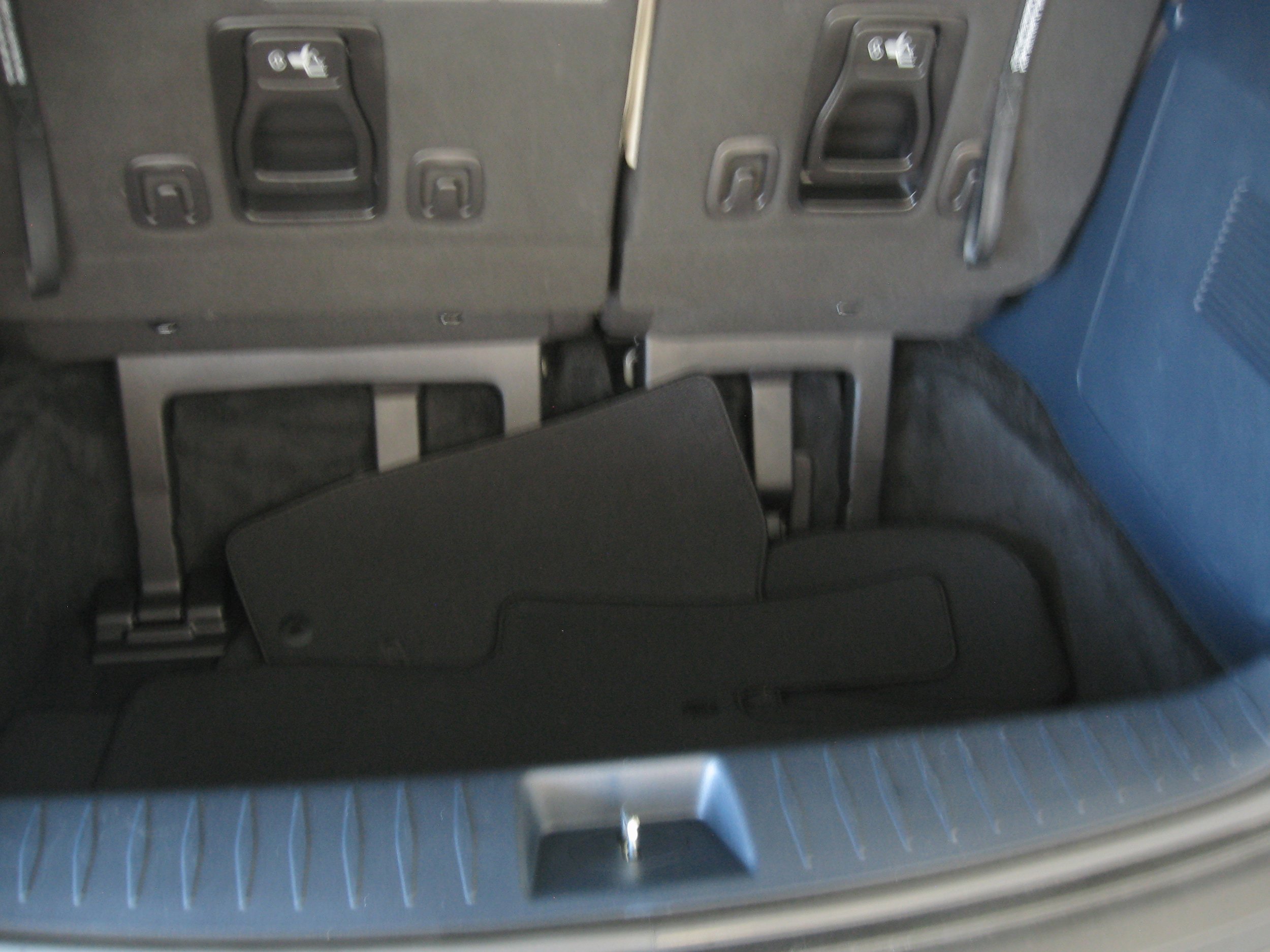 Used 2025 Kia Carnival SX w/ SX Dark Edition Package image 20