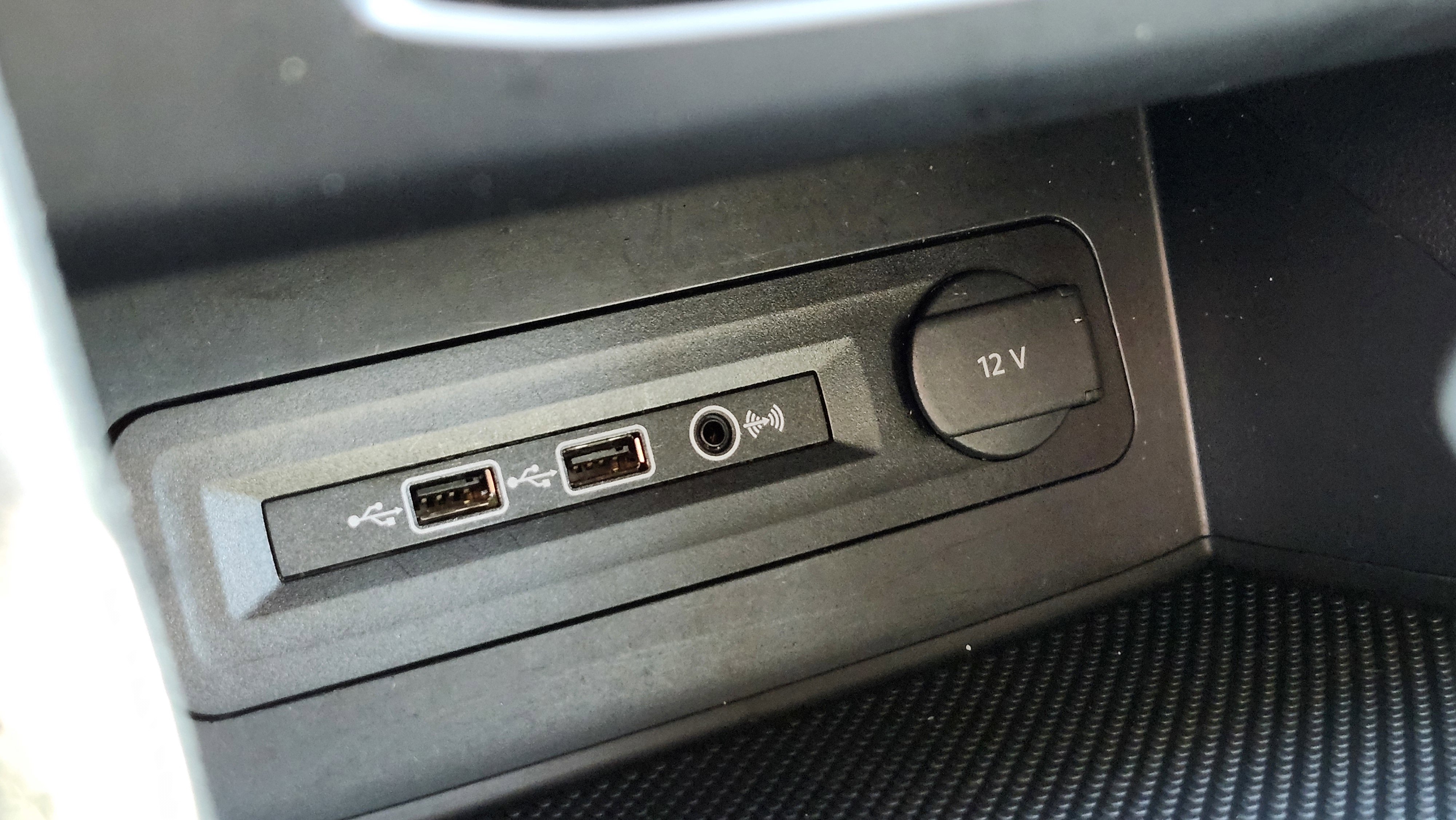 Used 2020 Volkswagen Atlas SE image 25