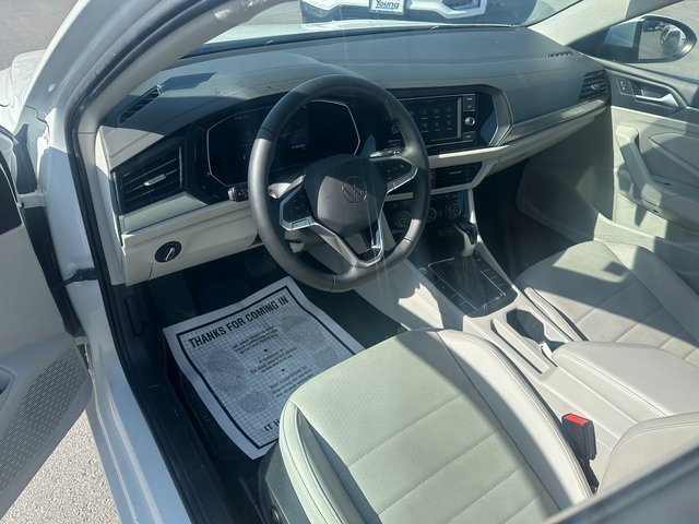 Used 2022 Volkswagen Jetta SE image 14