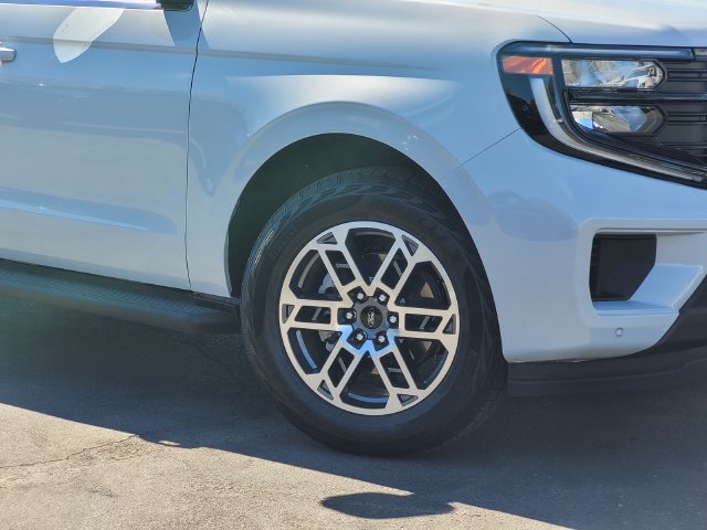 New 2026 Ford Expedition Active AWD/4WD image 2