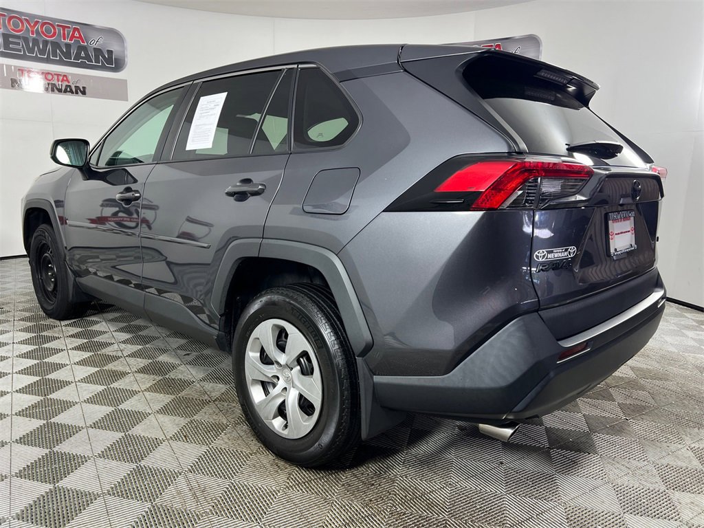 Used 2022 Toyota RAV4 LE image 5