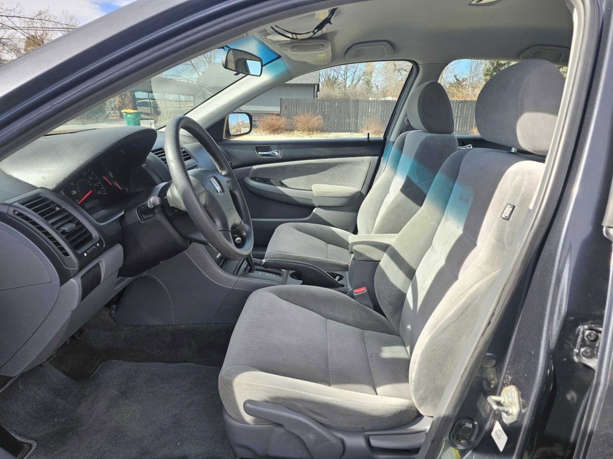 Used 2004 Honda Accord LX image 9